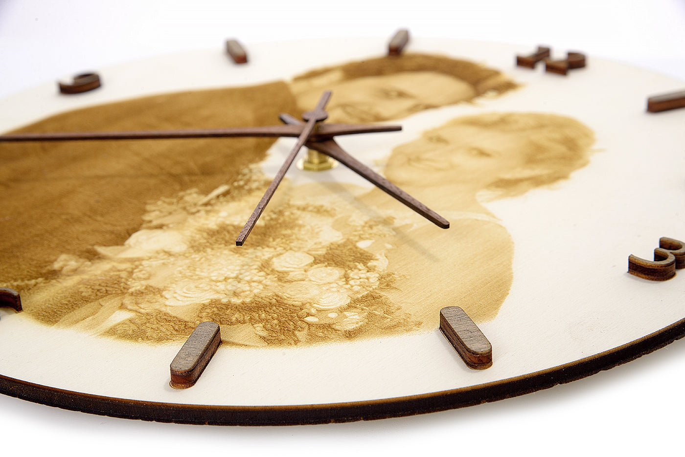 Wanduhr Holzbild lasergravur