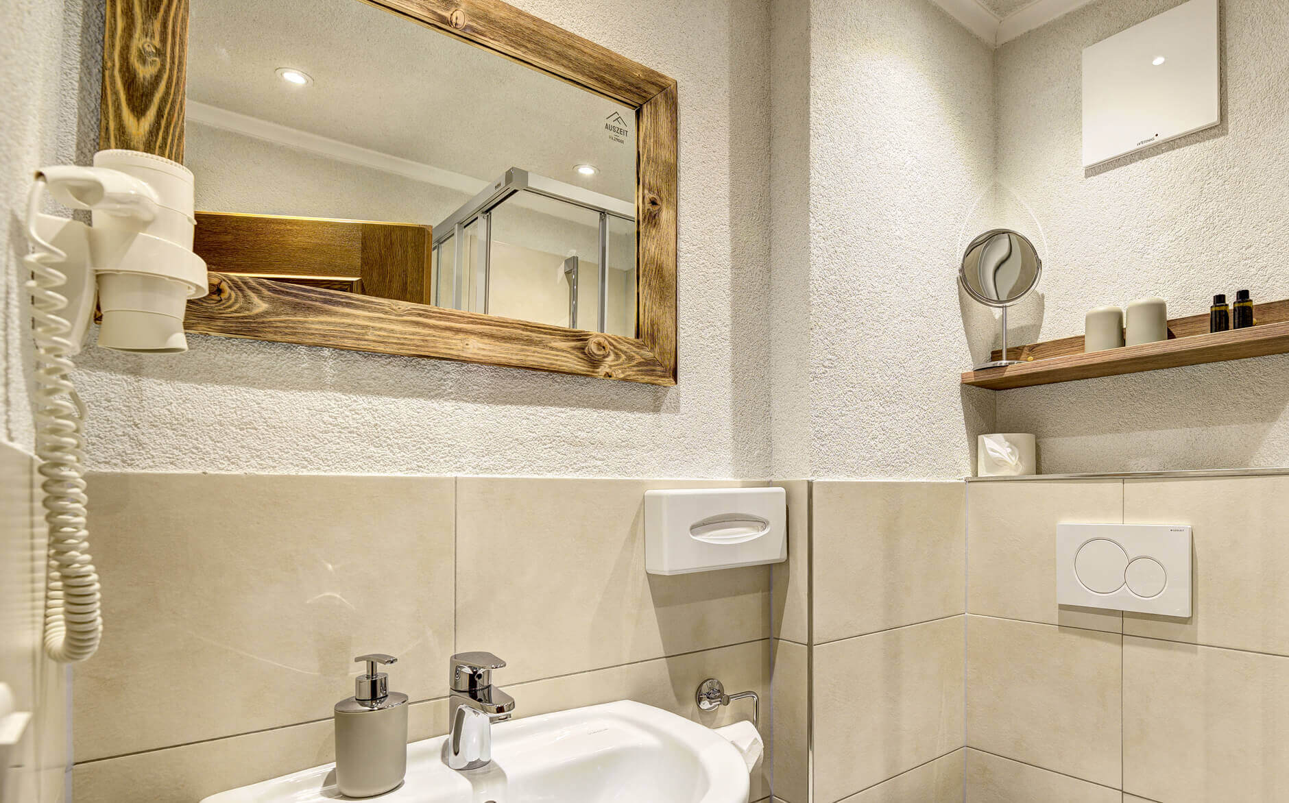 Wandspiegel mit Altholz Bilderrahmen